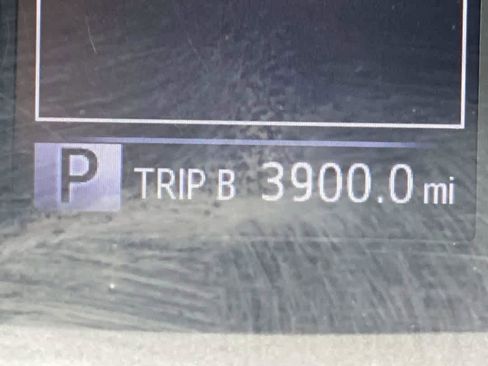 Used 2018 Toyota Tacoma TRD Off-Road AWD/4WD image 18