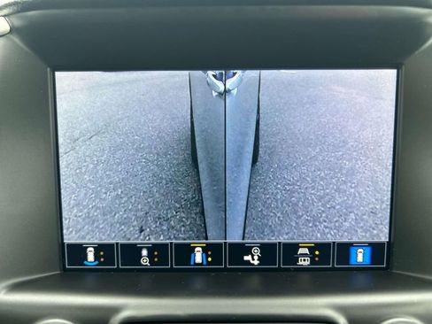 Used 2022 GMC Terrain SLT w/ Infotainment Package II AWD/4WD image 29