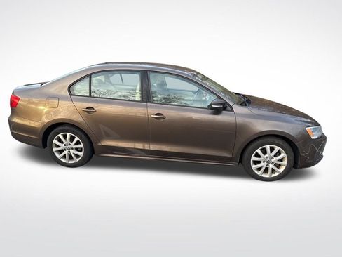 Used 2012 Volkswagen Jetta SE image 4