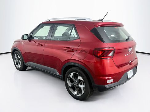 Used 2025 Hyundai Venue SEL FWD image 5
