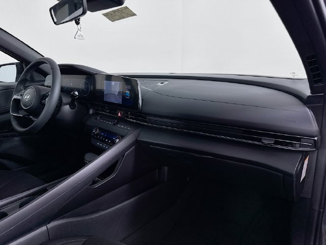 New 2025 Hyundai Elantra SEL FWD image 42