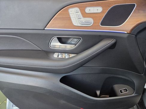 Certified 2025 Mercedes-Benz GLE 350 4MATIC w/ Winter Package image 23