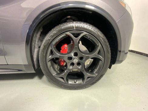 New 2025 Alfa Romeo Stelvio Sprint image 6