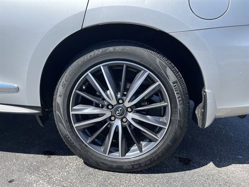 Used 2019 INFINITI QX60 Luxe w/ Essential Package image 11