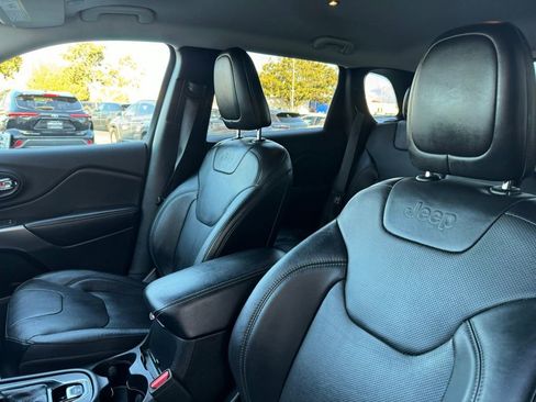 Used 2020 Jeep Cherokee Limited FWD image 26