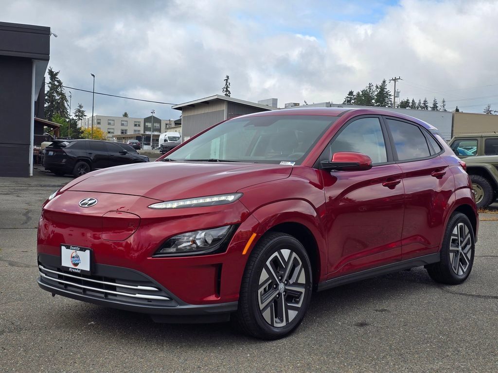 Used 2023 Hyundai Kona SE FWD image 3