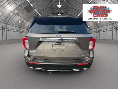 Used 2021 Ford Explorer XLT w/ Equipment Group 202A image 4