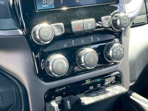 New 2026 RAM 2500 Big Horn AWD/4WD image 15