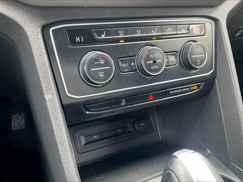 Used 2021 Volkswagen Atlas SE image 26