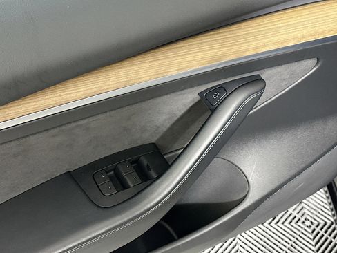 Used 2021 Tesla Model 3 Standard Range Plus image 15