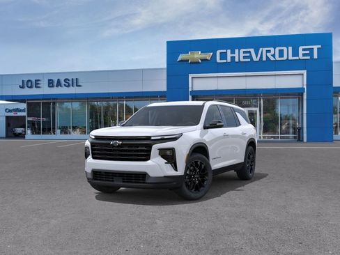 New 2026 Chevrolet Traverse LT w/ Midnight/Sport Edition AWD/4WD image 8