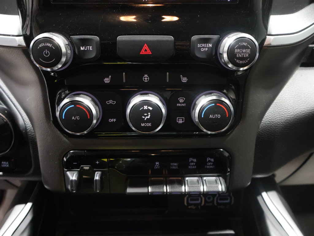 Used 2020 RAM 1500 Big Horn AWD/4WD image 32