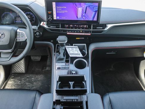 New 2026 Toyota Sienna XSE FWD image 15