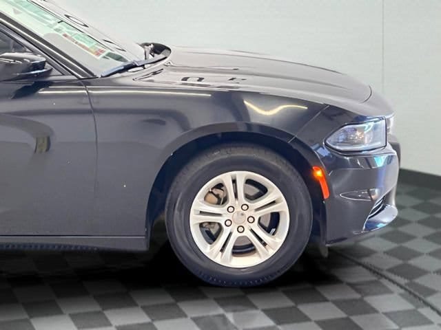 Used 2022 Dodge Charger SXT RWD image 5