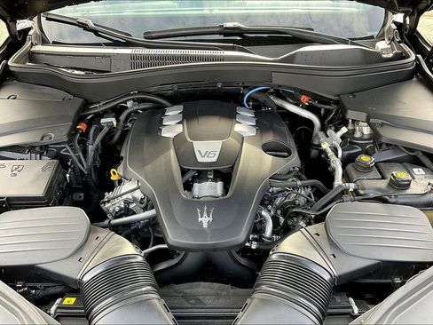 Used 2022 Maserati Levante GT image 23