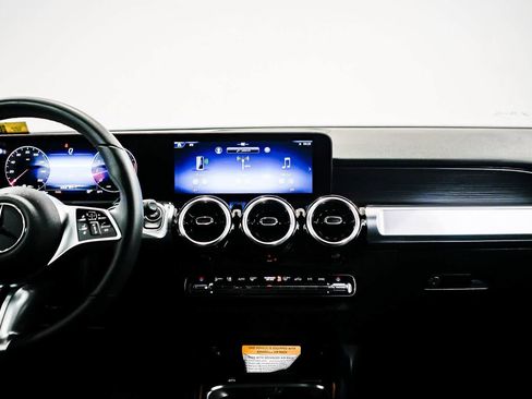 Used 2026 Mercedes-Benz GLB 250 image 12