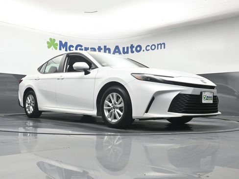 Used 2025 Toyota Camry LE FWD image 26