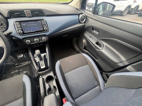 Used 2025 Nissan Versa SV FWD image 34