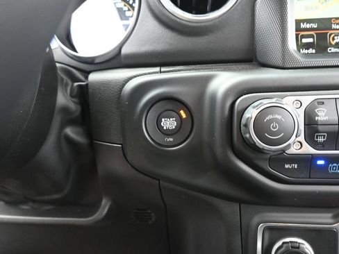 Used 2023 Jeep Wrangler Unlimited Sahara w/ Cold Weather Group AWD/4WD image 15