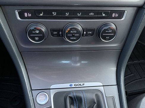 Used 2015 Volkswagen e-Golf Limited Edition image 22