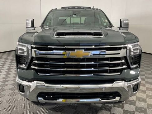 Used 2025 Chevrolet Silverado 2500 LTZ w/ LTZ Convenience Package image 2
