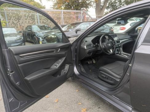 Used 2020 Honda Accord Sport image 9
