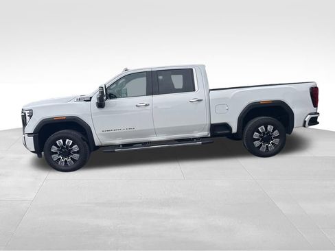 Used 2024 GMC Sierra 3500 Denali w/ Denali Reserve Package AWD/4WD image 2