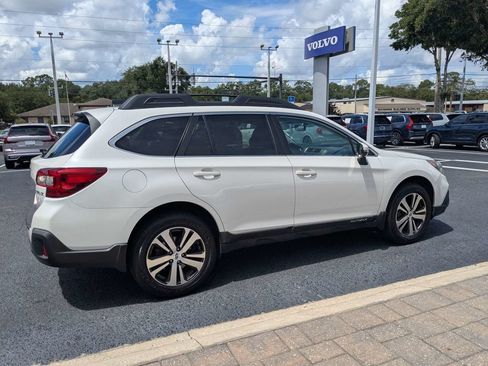 Used 2019 Subaru Outback 2.5i Limited AWD/4WD image 4