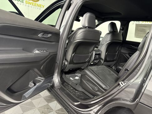 New 2025 Jeep Grand Cherokee L Altitude image 20