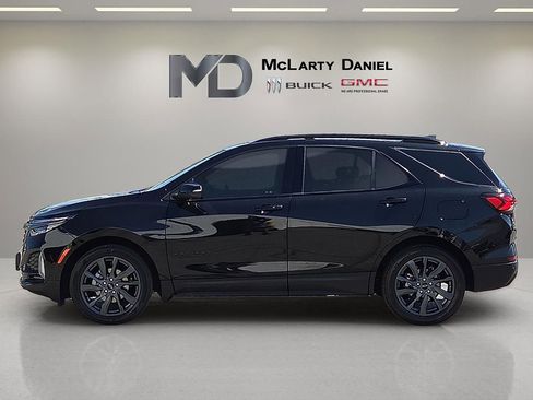 Used 2023 Chevrolet Equinox RS w/ RS Leather Package FWD image 3