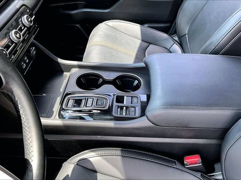 Used 2025 Honda Pilot EX-L image 15