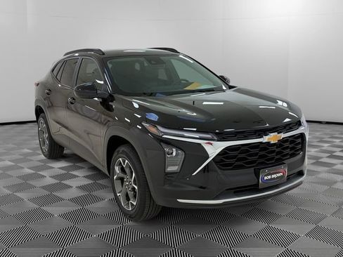 Certified 2025 Chevrolet Trax LT w/ Driver Confidence Package FWD image 7