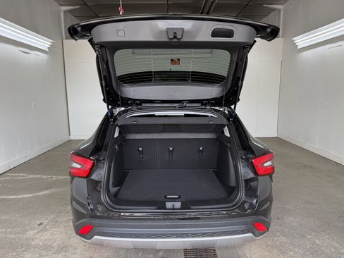 New 2026 Chevrolet Trax LT w/ LT Convenience Package image 38