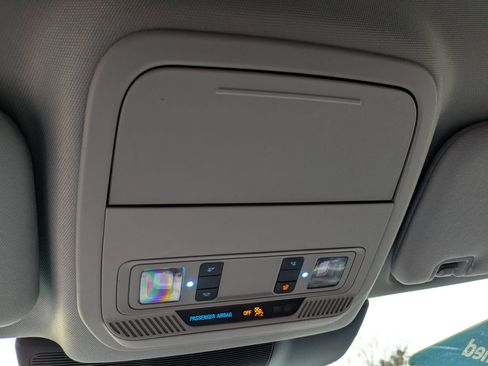 Certified 2022 Ford Explorer XLT w/ Equipment Group 202A image 28