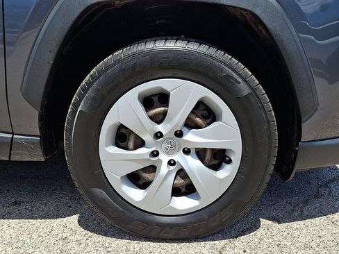 Used 2019 Toyota RAV4 LE w/ Carpet Mat Package AWD/4WD image 8