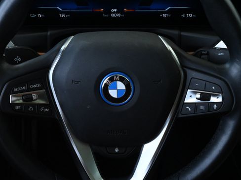 Used 2024 BMW i4 eDrive40 w/ Premium Package RWD image 29