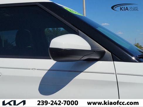 Used 2023 Chevrolet TrailBlazer LT FWD image 9
