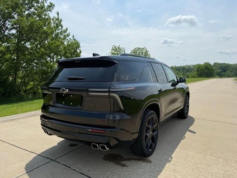 Used 2024 Chevrolet Traverse RS AWD/4WD image 3