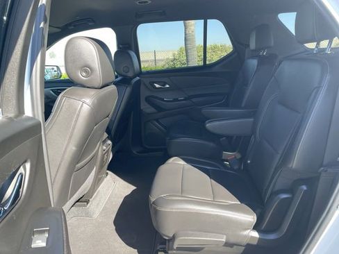 Used 2023 Chevrolet Traverse LT image 24