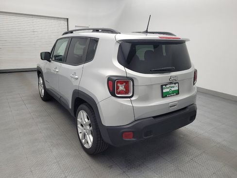 Used 2021 Jeep Renegade Latitude FWD image 5