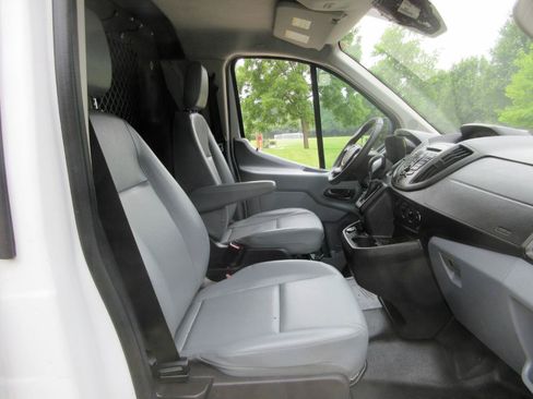 Used 2018 Ford Transit 250 130 Low Roof RWD image 39
