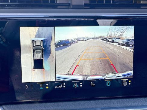 Used 2023 GMC Sierra 1500 Denali w/ Technology Package AWD/4WD image 14