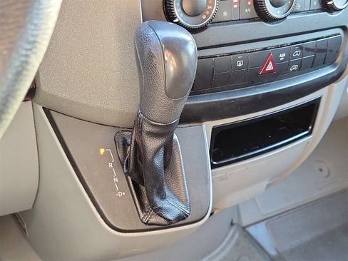 Used 2013 Mercedes-Benz Sprinter 2500 image 25