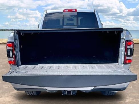 Used 2021 RAM 2500 Laramie w/ Night Edition AWD/4WD image 7