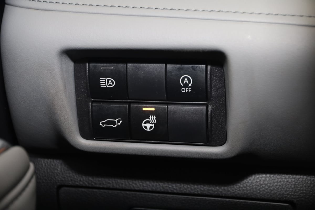 Used 2023 Toyota Highlander Limited AWD/4WD image 32