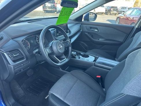 Used 2023 Nissan Rogue SV image 10