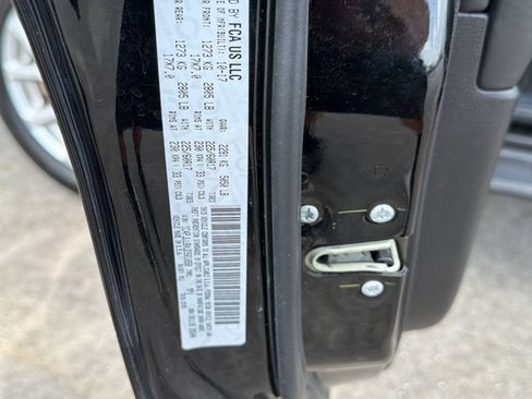 Used 2018 Jeep Cherokee Latitude Plus FWD image 24