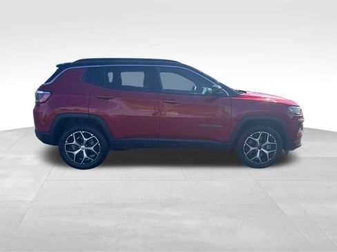 Used 2024 Jeep Compass Limited AWD/4WD image 7