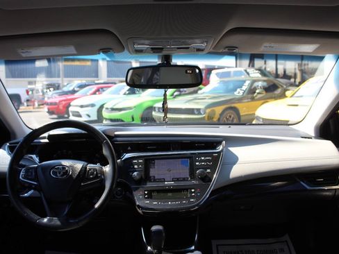 Used 2013 Toyota Avalon Limited FWD image 17