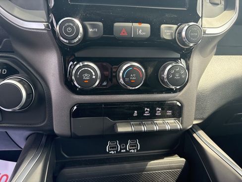 New 2026 RAM 1500 4x4 Crew Cab image 24